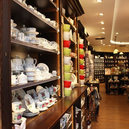 Bünting Coloniale Regal mit Geschirr