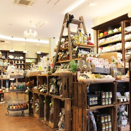 Bünting Coloniale POS Regale divese Waren