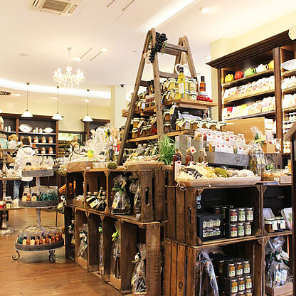 Bünting Coloniale POS Regale divese Waren